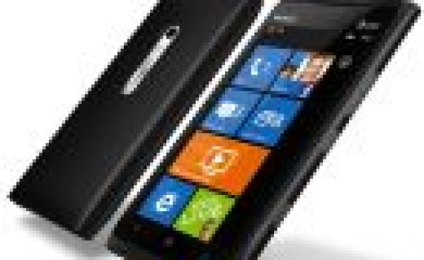 Nokia Lumia 900 : téléphone le plus solide (la preuve)