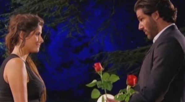 Le Bachelor : Camille refuse la rose du Gentleman célibataire !