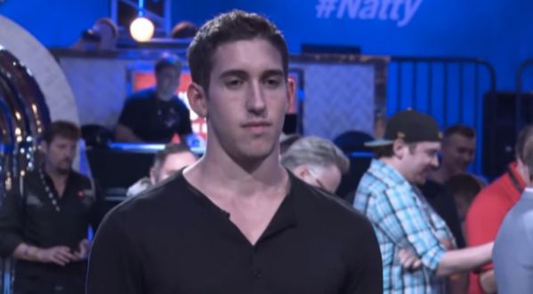 Vidéo : ce joueur de poker reste impassible même après avoir gagné 15 millions de dollars !