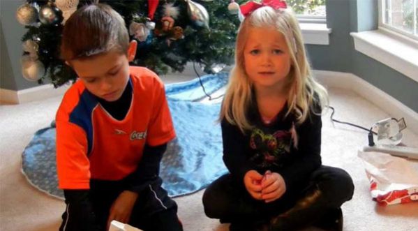 Vidéo : Quand les enfants reçoivent des cadeaux nuls pour noël !