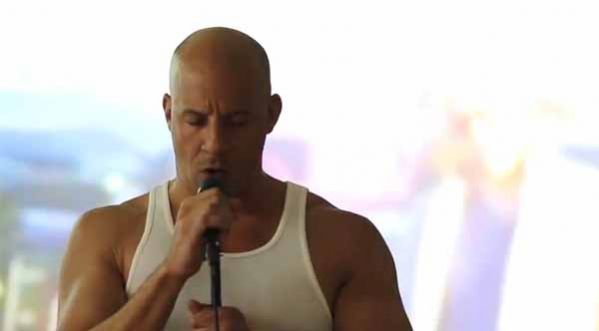 Vin Diesel chante en hommage à son ami Paul Walker
