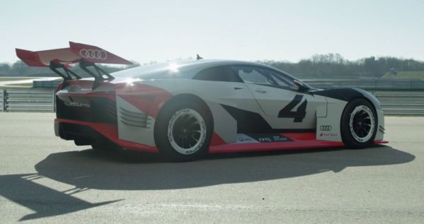 Audi dévoile une incroyable voiture de course directement inspirée d’un célèbre jeu vidéo !
