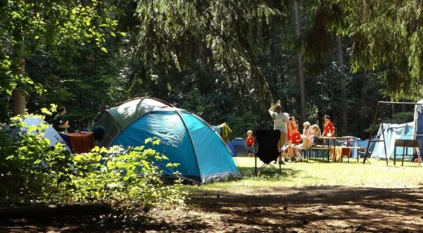 5 bonnes raisons de choisir le camping haut de gamme pour des vacances clubbing entre potes