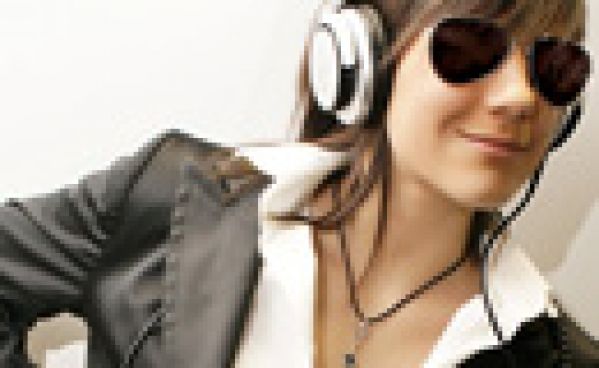 Exclu : Cosmos, le dernier single de DJ Chloé Martinez !