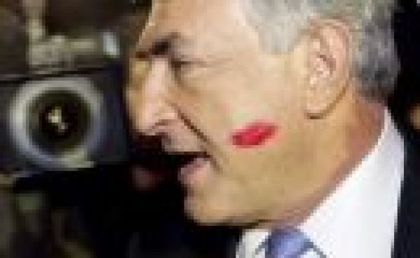 Cauet s’improvise en DSK ! Inratable !