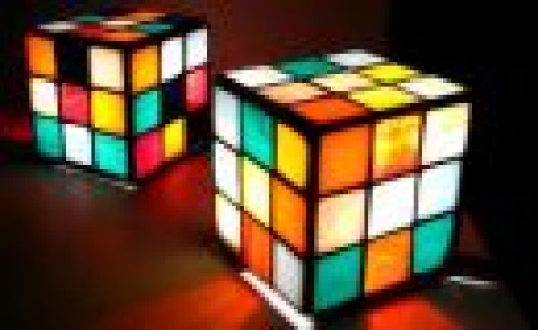 Record battu au Rubik’s Cube les yeux bandés !