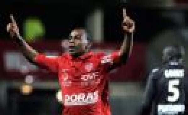 Kakuta viole le joueur de foot André-Pierre Gignac !