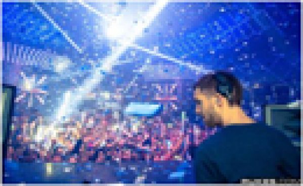 La star de la pop anglaise Calvin Harris explose avec « Feel so close »