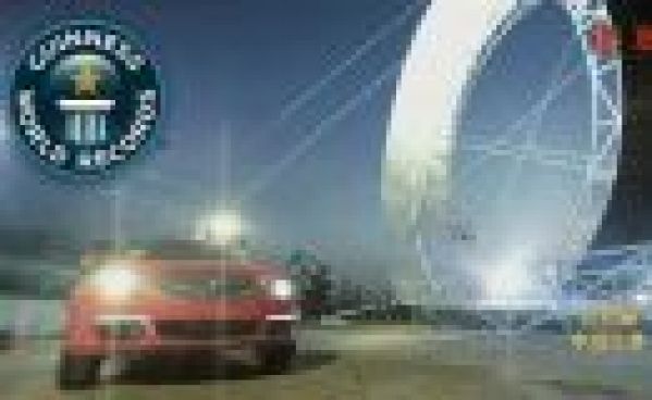 Le record du monde de looping en voiture !