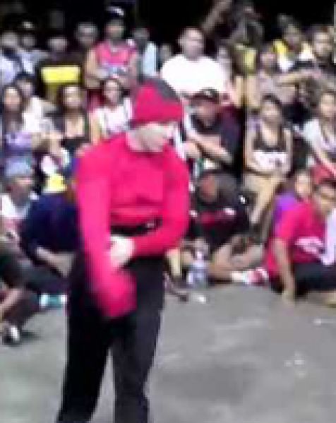 battle de breakdance enfant contre adulte