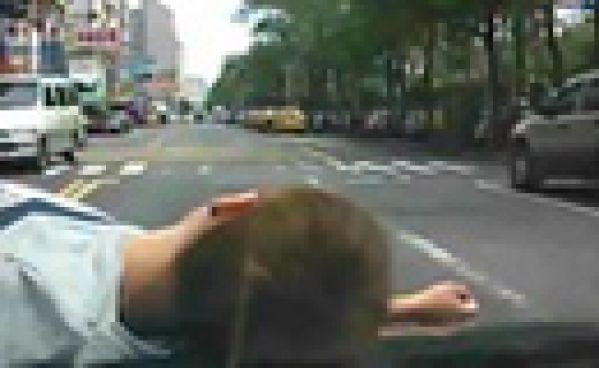 faux accident de voiture