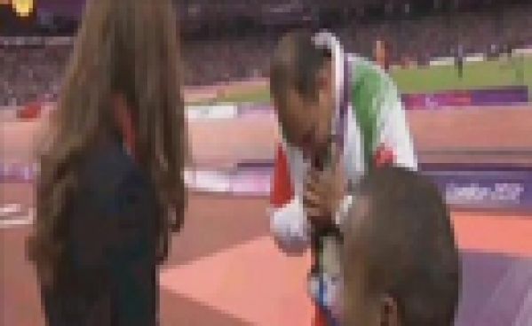 Jeux Paralympiques: Un athlète iranien refuse de serrer la main de Kate Middleton