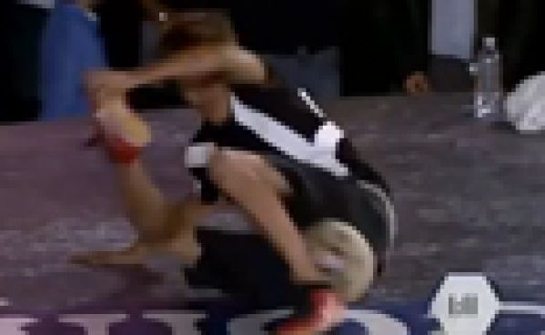 Découvrez le champion du monde de Foot Freestyle