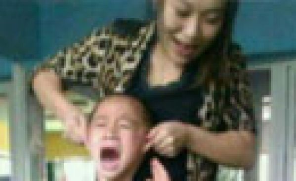 Chine : Une prof maltraite un enfant et poste la photo de la scène sur le web