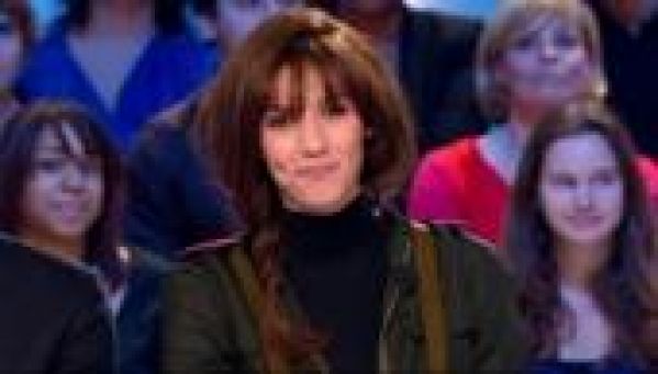 Doria Tillier se moque des journalistes qui couvrent l’élection présidentielle USA
