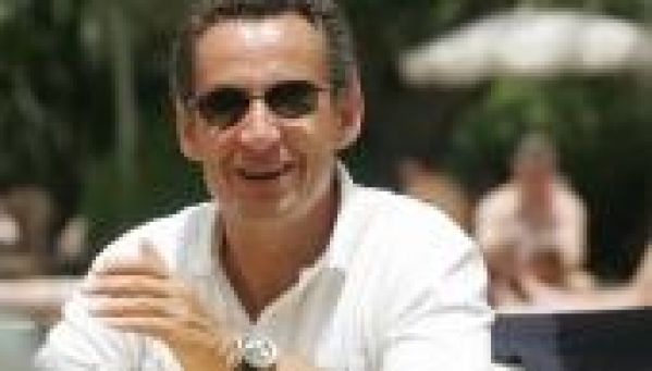 Sarkozy: « Reviens je t’en prie » la chanson sur lui qui fait le buzz