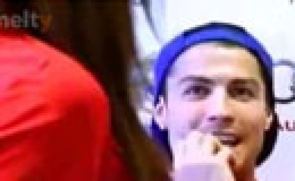 Cristiano Ronaldo sous le charme d’une employée d’Audi