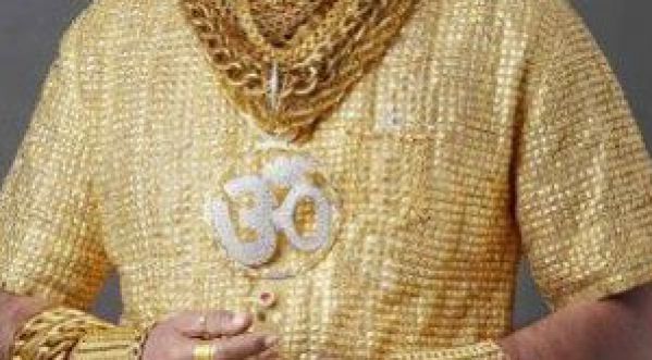Un homme d’affaires indien s’offre une chemise en or estimée à 20 000 euros