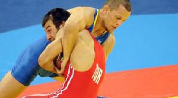 Un lutteur surpris en plein match