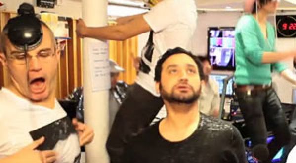 Cyril Hanouna fait son « Harlem Shake  » !