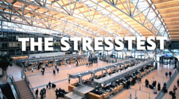 NIVEA stresse des voyageurs dans un aéroport