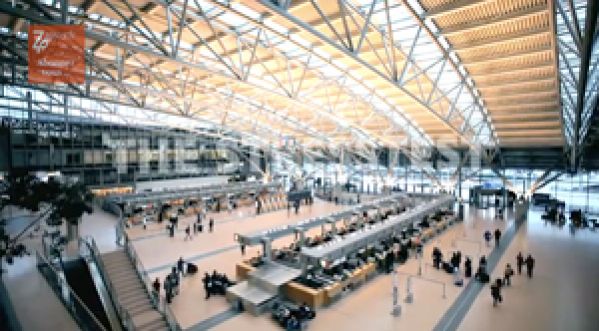Nivéa provoque un gros coup de stress dans un aéroport !