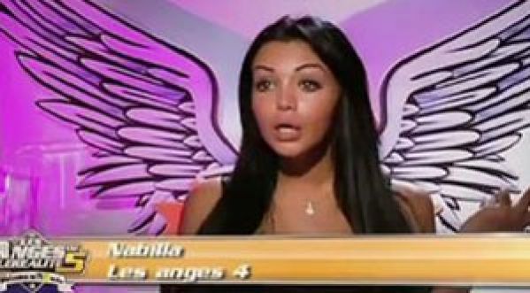 Pour Nabilla, le shampoing c’est la vie