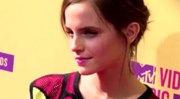 Emma Watson met un terme aux rumeurs de sa participation à 50 Nuances De Grey
