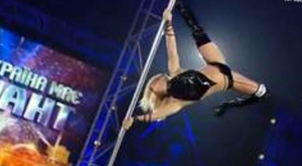 Sexy et sportive, la performance d’Anastasia a ravi le jury d’Ukraine Got Talent