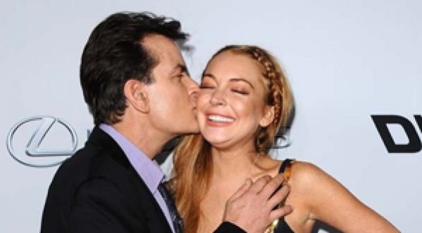 Charlie Sheen embrasse Lindsay Lohan à la première de Scary Movie 5