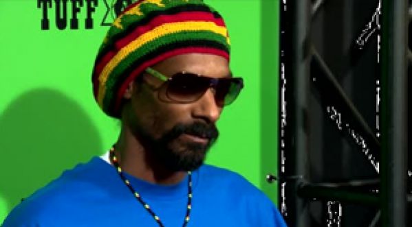 Snoop Lion a fait le proxénète