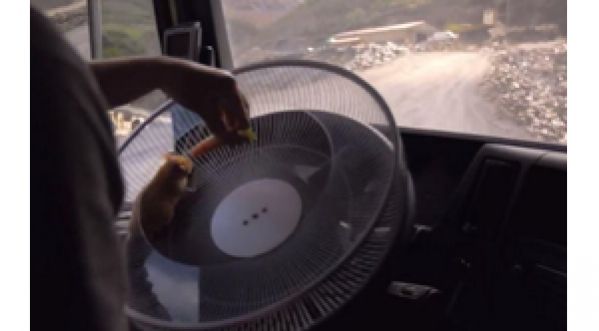 Un hamster, nouveau conducteur de camion chez Volvo