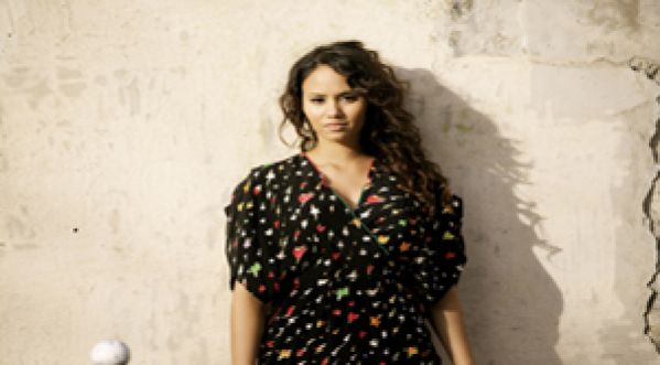 Mayra Andrade : Un album raffiné avec Benjamin Biolay, Tété et Yael Naim !
