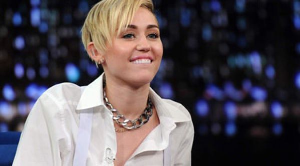 Miley Cyrus a capella au Late Night de Jimmy Fallon