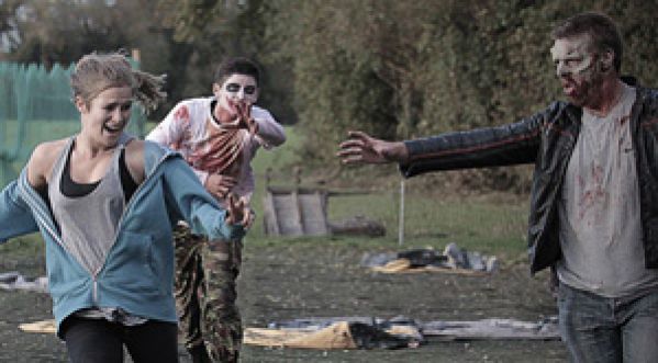 UNE COURSE CONTRE LES ZOMBIES EN ANGLETERRE