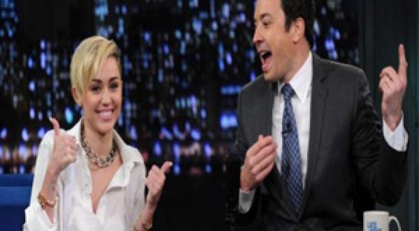 Miley Cyrus et Jimmy Fallon parodient le soap opera Jacob’s Patience