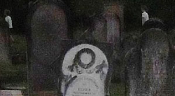 Un fantôme effraye les employés d’un cimetière !