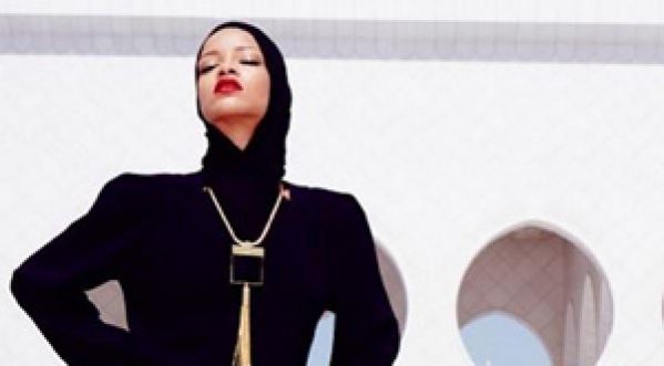 RIHANNA SE FAIT EXPULSER D’UNE MOSQUEE !