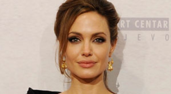 Angelina Jolie dans le premier trailer pour Maléfique de Disney