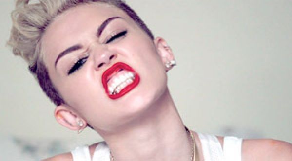 Un mash up incroyable de tous les tubes US de 2013 !