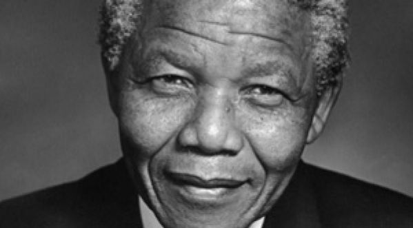 NELSON MANDELA est mort