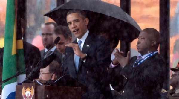 CEREMONIE D’HOMMAGE A MANDELA : L’INTERPRETE EN LANGAGE DES SIGNES ETAIT UN IMPOSTEUR