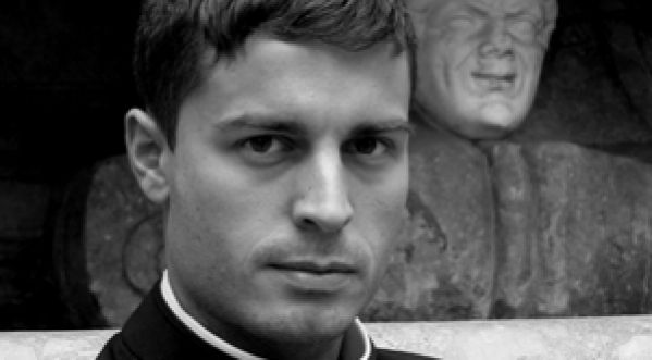 Les prêtres les plus sexy du Vatican, calendrier 2014 !