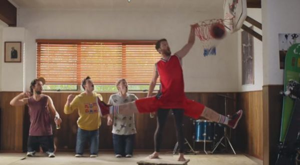 LES SPOTS HORS DU COMMUN DES BIERES CARLTON DRY