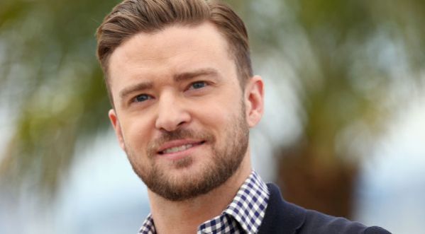 JUSTIN TIMBERLAKE AIDE UN FAN A FAIRE SA DEMANDE EN MARIAGE PENDANT UN CONCERT !