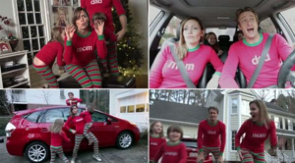 Une famille américaine revisite un rap pour les fêtes de Noël !
