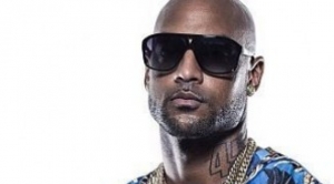 Booba agresse un passant
