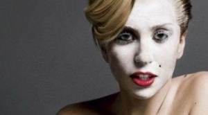 Lady Gaga: invite ses fans à choisir