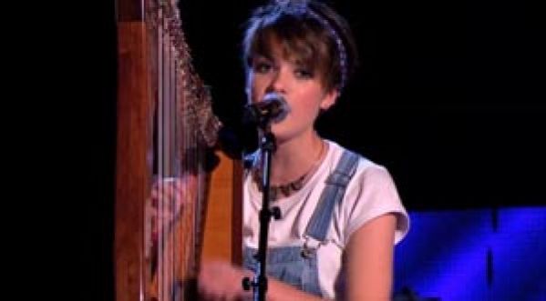 The Voice UK : Le célèbre tube « Get Lucky » à la harpe !