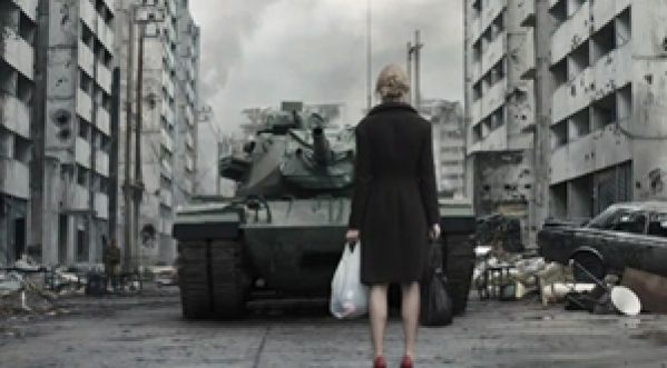 La nouvelle pub d’Axe : « Make love, not war ».